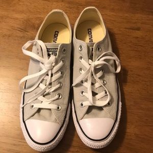 Light grey Converse! Like new! Wom 9.5 Men 7.5